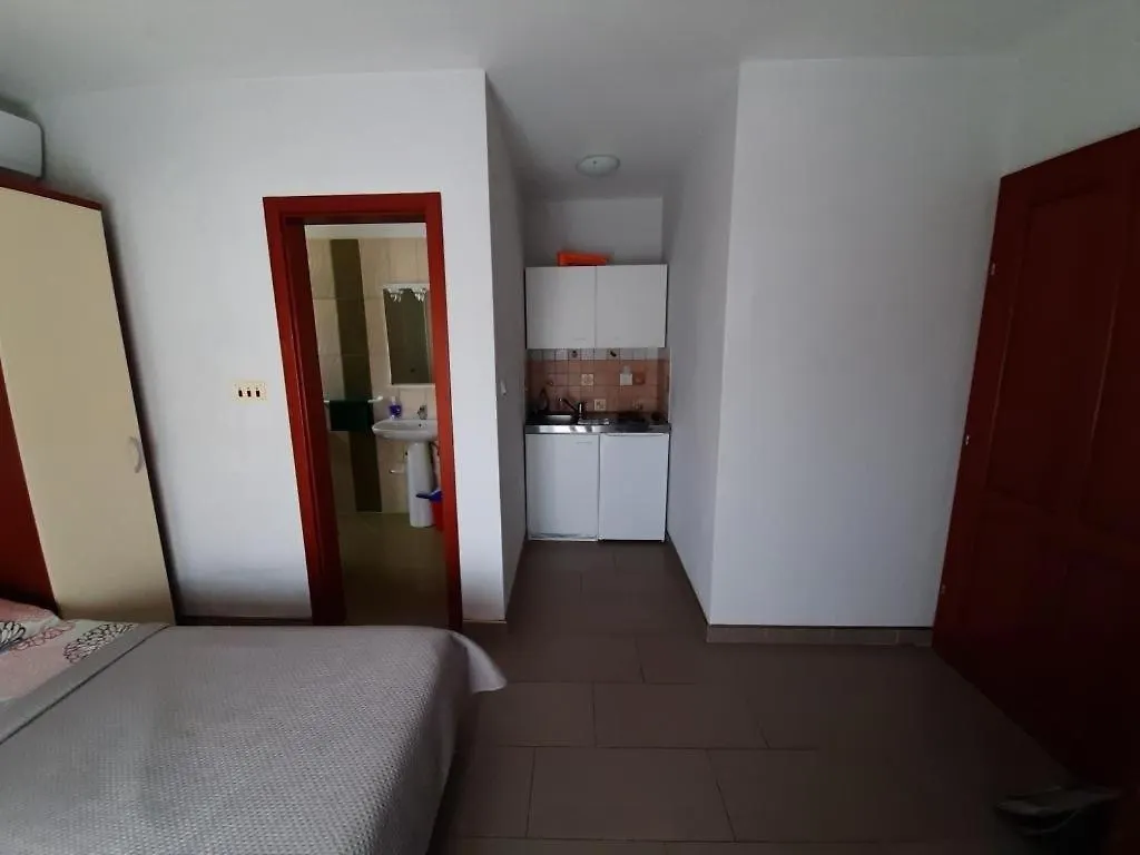 Apartments With A Parking Space Nska, Krk - 23054 Malinska